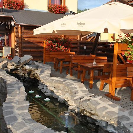 Hotel Juliu's Panzio Csikszereda Exterior foto